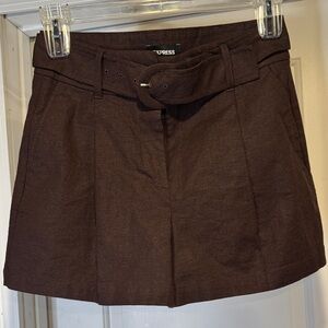 Express Women's Dark Brown Belted Pleated shorts-not worn size 6~Super high rise